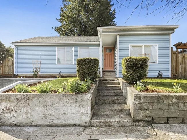 property at 44 NE Lombard St