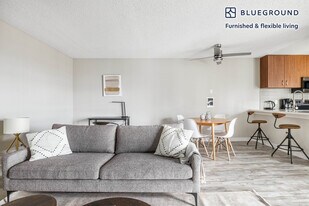 615 S Catalina Ave, Unit SI FL2-ID438 in Redondo Beach, CA - Building Photo