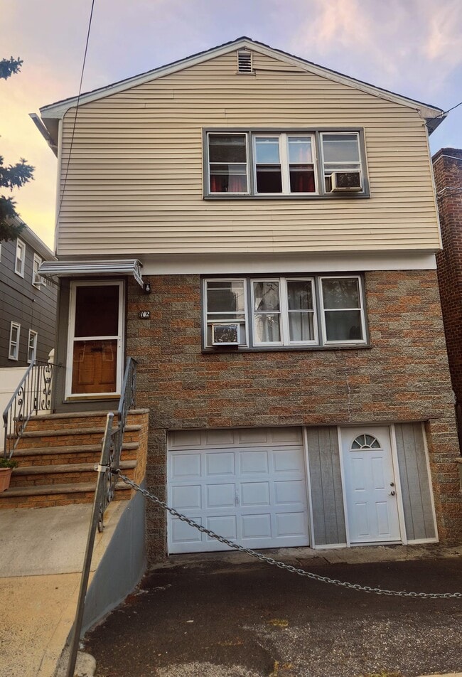 102 W Allen St, Unit 1