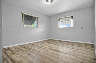 16530 NE 11th Ave in North Miami Beach, FL - Building Photo - Building Photo