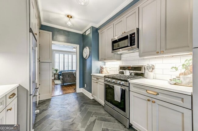 property at 28 Collier Rd NW