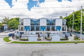 Parkview Gardens in Miami, FL - Building Photo - Building Photo