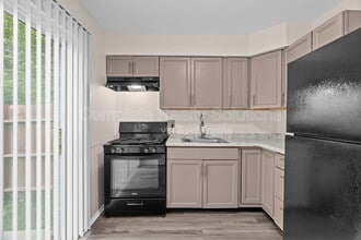 2323 Woodson Rd in Overland, MO - Building Photo - Building Photo