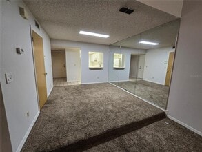 5911 Idle Forest Pl in Tampa, FL - Building Photo - Building Photo