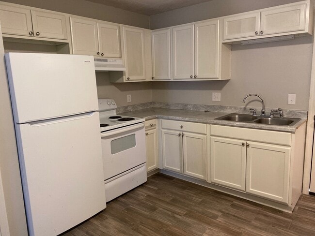 12 Tricia Cv, Unit R in Jackson, TN - Building Photo - Building Photo