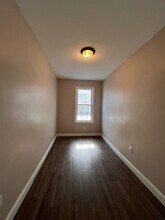 124 Virginia Ave, Unit 1F in Jersey City, NJ - Building Photo - Building Photo