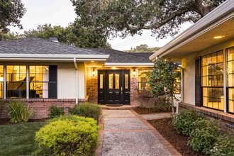76 Melanie Ln in Atherton, CA - Building Photo - Building Photo