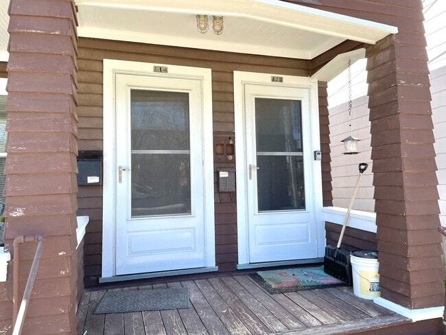 112-114 Proudfit St in Madison, WI - Foto de edificio - Building Photo