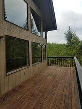 640 E Emerald Lake Dr in Grapeview, WA - Building Photo - Building Photo