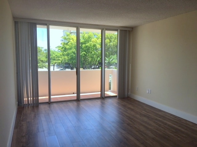 2160 16th SW Ave, Unit 314 in Miami, FL - Foto de edificio - Building Photo