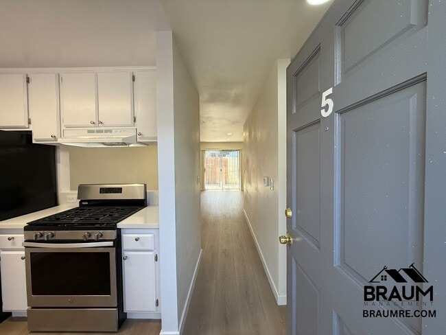 14257 Friar St in Los Angeles, CA - Building Photo - Building Photo