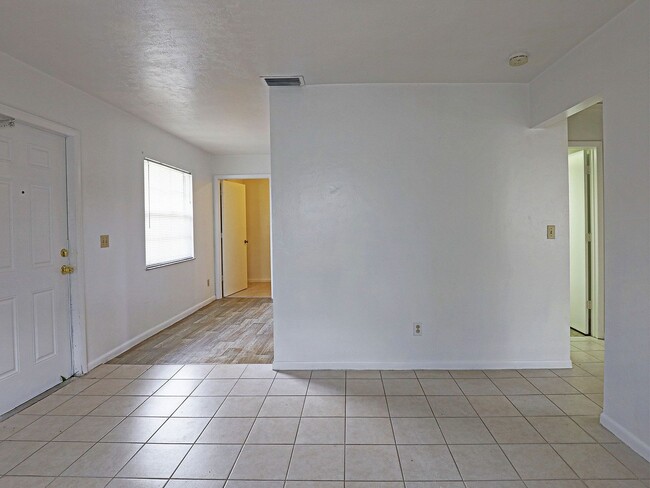 14201 Old Olga Rd in Ft. Myers, FL - Building Photo - Building Photo