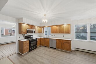 99 Garfield Ave in Woburn, MA - Building Photo - Building Photo