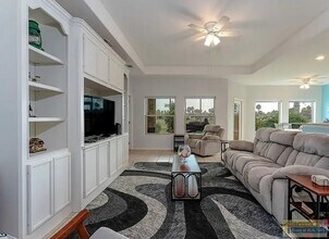 39 Torrey Pines Dr in Laguna Vista, TX - Building Photo - Building Photo