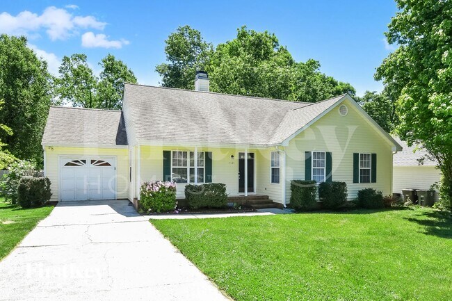 7121 Taunton Dr in Greensboro, NC - Foto de edificio - Building Photo