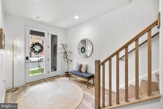 42338 Nelsonville Ter in Brambleton, VA - Building Photo - Building Photo