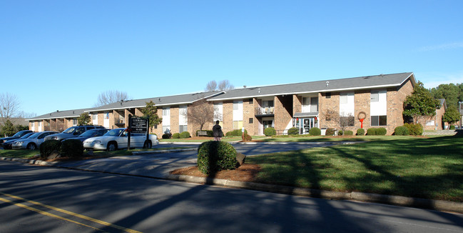 Holly Hill Apartment Homes in Durham, NC - Building Photo - Building Photo