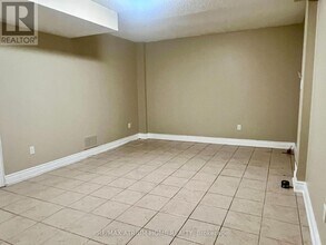 14 Chimenti Ct in Markham, ON - Building Photo - Building Photo