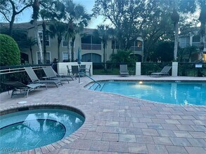 56 Silver Oaks Cir in Naples, FL - Building Photo - Building Photo