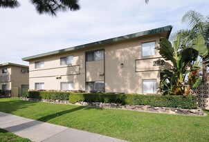223-229 E Clifton Ave in Anaheim, CA - Building Photo