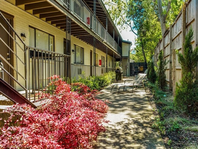5722 Gaston Ave, Unit A in Dallas, TX - Building Photo - Building Photo