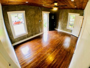 1121 1/2 Gunter St in Austin, TX - Building Photo - Building Photo