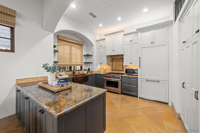 937 F Ave in Coronado, CA - Building Photo - Building Photo