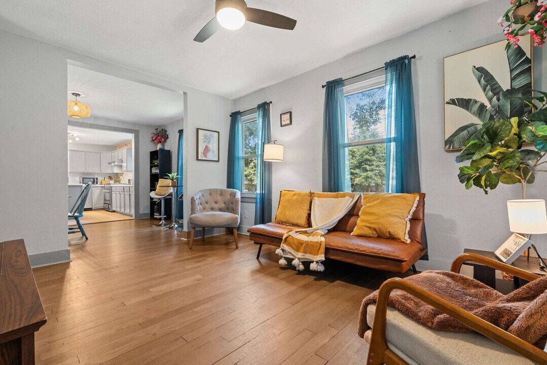 2 Mead Dr in Pensacola, FL - Building Photo