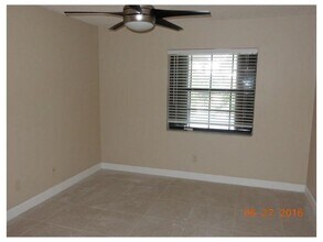 3635 NW 94th Ave in Sunrise, FL - Building Photo - Building Photo
