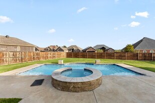 1735 Woodridge Dr in Wichita Falls, TX - Building Photo