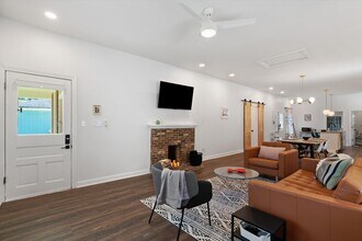 553 S Cox St in Memphis, TN - Building Photo - Building Photo