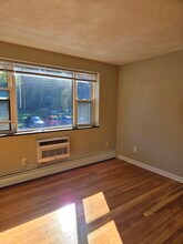 268 Grove St, Unit 6 in Auburndale, MA - Building Photo - Building Photo