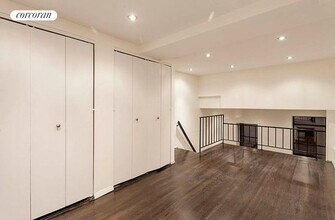 10 E 13th St in New York, NY - Building Photo - Building Photo