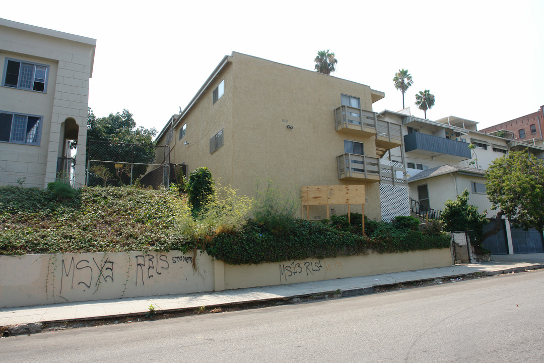 Coronado Apartments Non-Rent Controlled in Los Angeles, CA - Foto de edificio