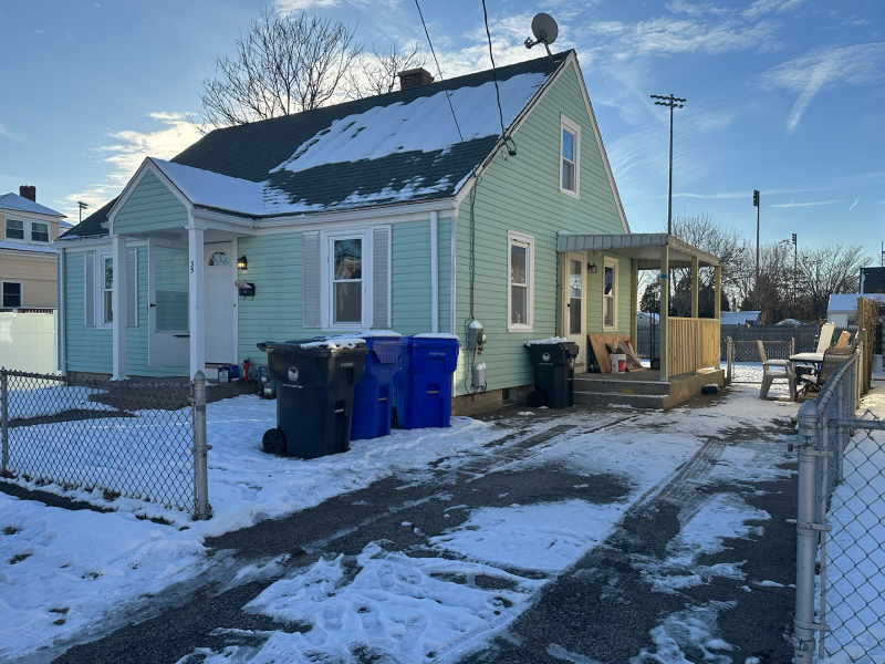 35 Lincoln Ave in Pawtucket, RI - Building Photo