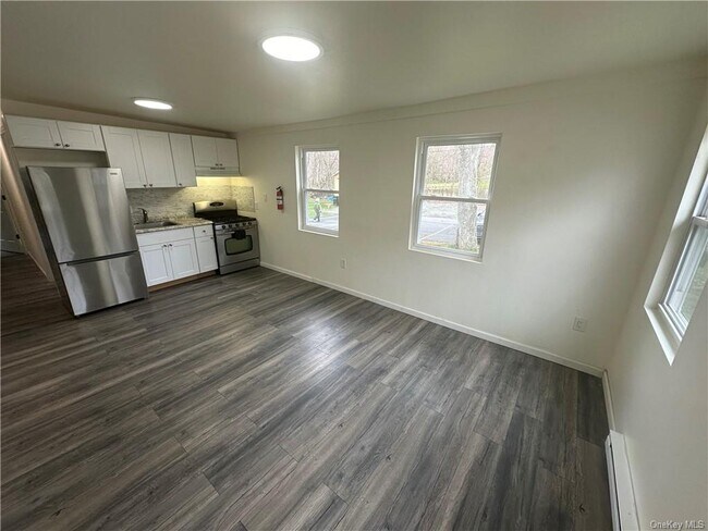 27 Hillside Ave in Monticello, NY - Building Photo - Building Photo