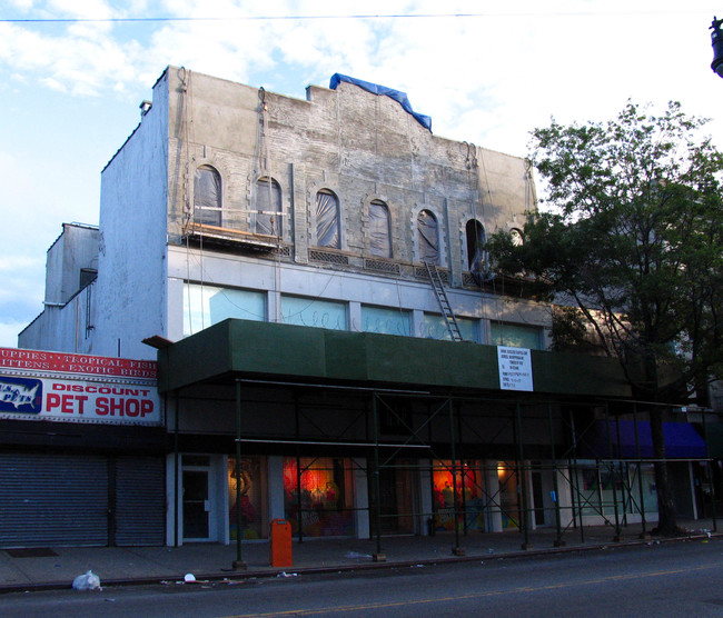 31-48 Steinway St in Astoria, NY - Building Photo - Building Photo