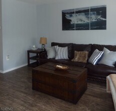 303 Mercer Ct in Hackettstown, NJ - Building Photo - Building Photo