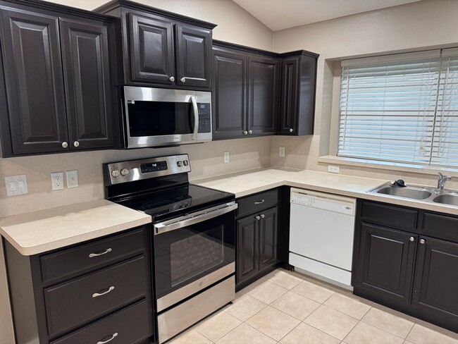 3225 SW 104th Terrace in Oklahoma City, OK - Building Photo - Building Photo