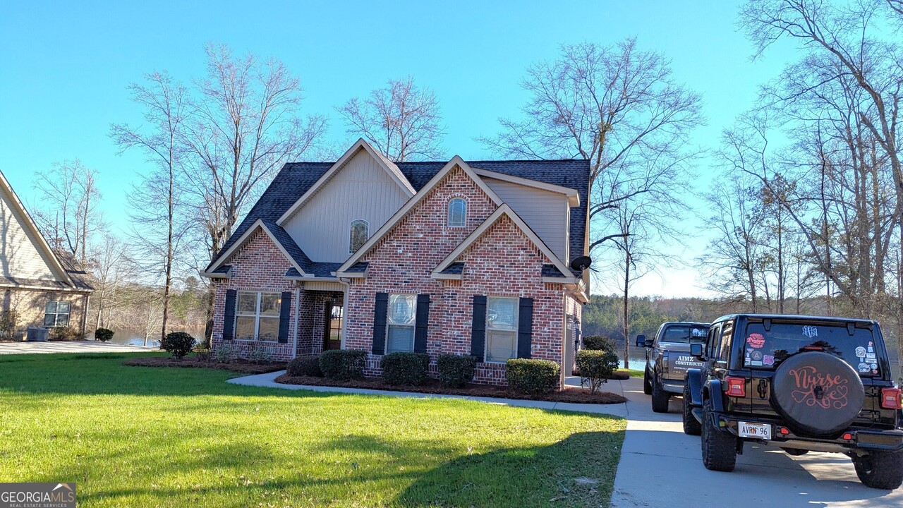 326 Willow Cove in Lizella, GA - Building Photo