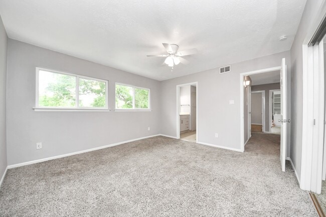 15110 McConn St in Webster, TX - Building Photo - Building Photo