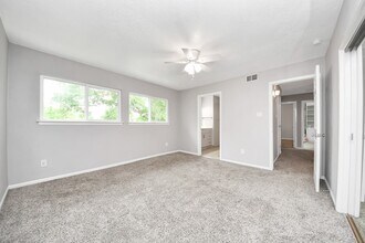 15110 McConn St in Webster, TX - Building Photo - Building Photo