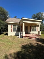 2166 FM852 in Gilmer, TX - Building Photo