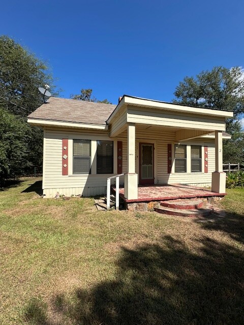 2166 FM852 in Gilmer, TX - Foto de edificio
