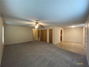 40 Royal Crest in New Braunfels, TX - Building Photo - Building Photo