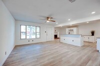 10324 Lavano Ln in Dallas, TX - Building Photo - Building Photo