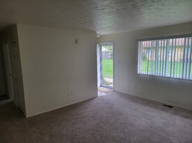 240 O'Doherty Rd in Brighton, MI - Building Photo