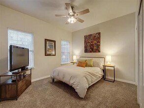 2007 New York, Unit B in Austin, TX - Foto de edificio - Building Photo