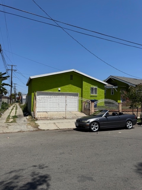 property at 3829 S Harvard Blvd