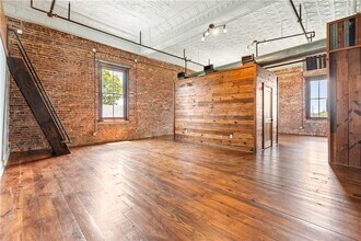 558 St Francis St in Mobile, AL - Building Photo - Building Photo